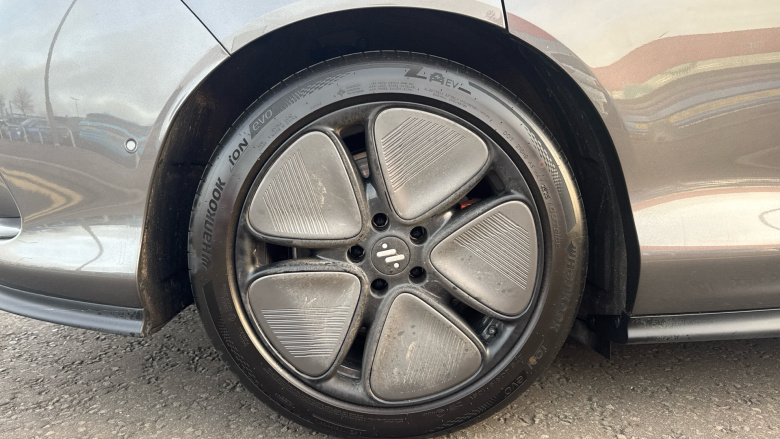 MG Im5 300kW Long Range 100kWh 5dr Auto Electric Hatchback